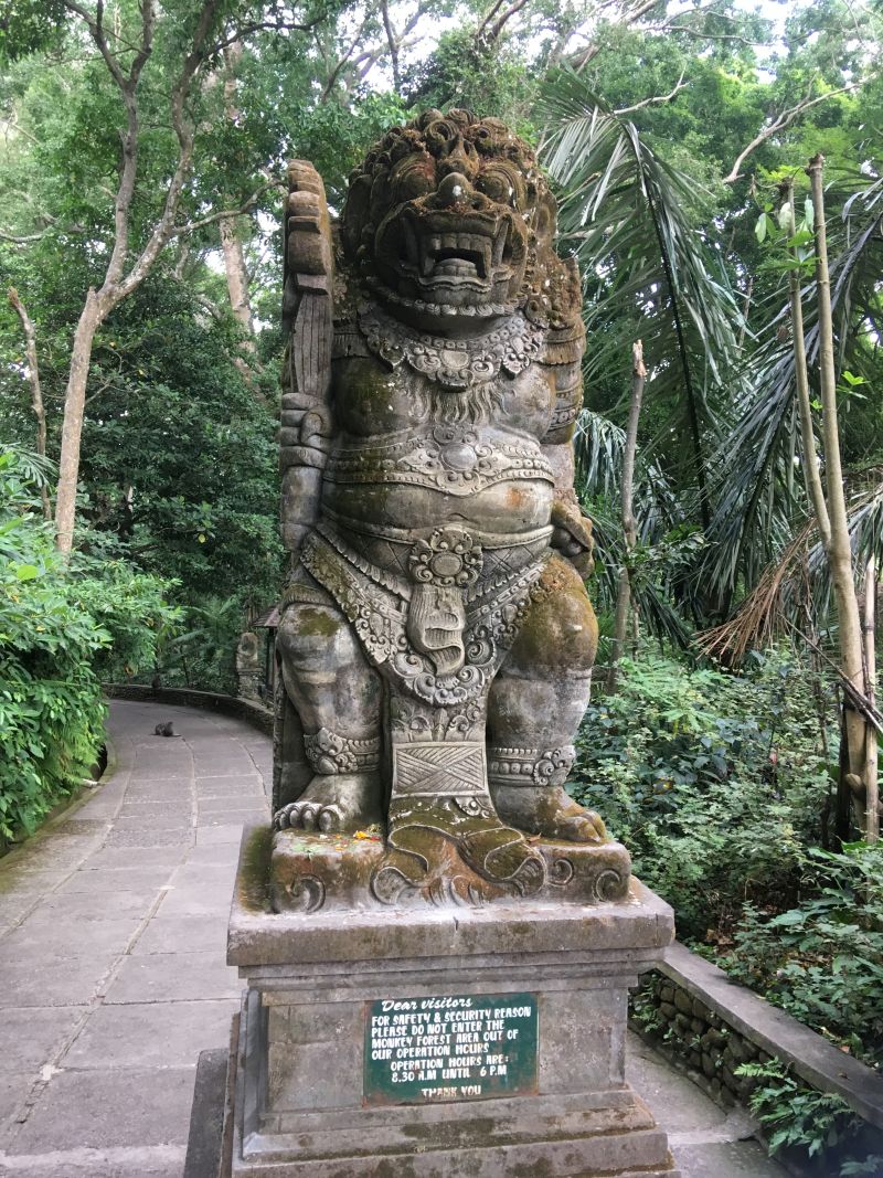Hanuman Statue am Eingang des Affenwalds in Ubud