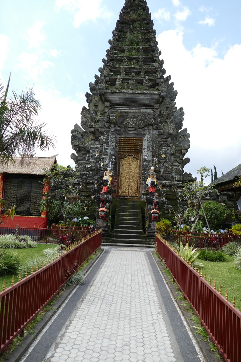 Tempel Pura Ulundanu Batur auf Bali