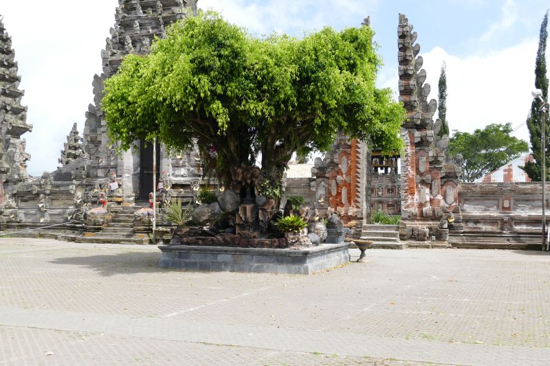 Shiva Schrein im Tempel Pura Ulundanu Batur auf Bali
